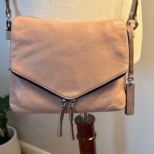 VINCE CAMUTO Alder Envelope Crossbody Bag Vintage Quartz